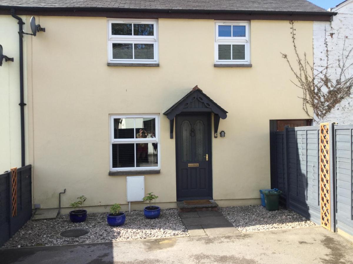 6 Beili Priory Lägenhet Abergavenny Exteriör bild