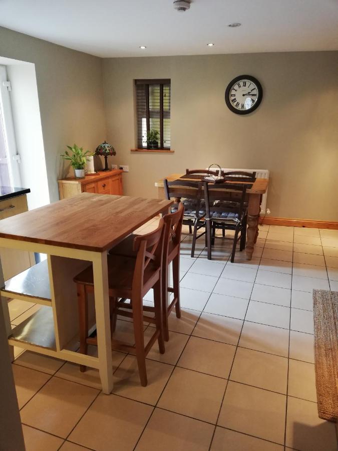 6 Beili Priory Lägenhet Abergavenny Exteriör bild